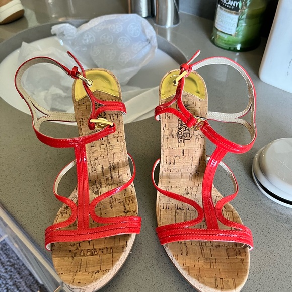 Michael Kors Wedge - Picture 1 of 2